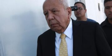 Juez suspende proceso contra jefe de migración por muerte de 40 migrantes