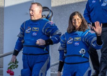 NASA buscará microbios en caminata espacial el 30 de enero