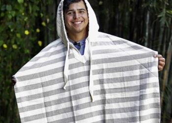 Hermanos fabrican ropa con desechos de la industria textil