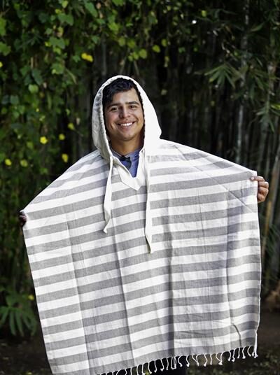 Hermanos fabrican ropa con desechos de la industria textil