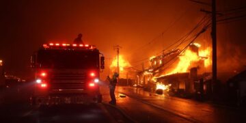 México busca afectados por incendios en Los Ángeles