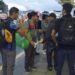Pueblos indígenas de México auxilian a migrantes varados
