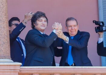 Maduro y González reciben apoyos internacionales