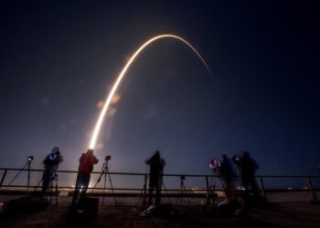 Misión lunar con módulos privados para regreso humano