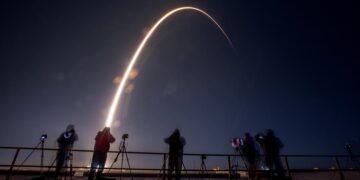 Misión lunar con módulos privados para regreso humano