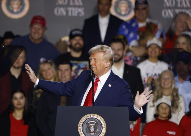 Trump se topa con la Constitución en su ansia por reformar el sistema migratorio