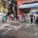 ¡Insólito! Ambulantes limpian calles del centro