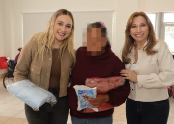 Ceci Arellano junto con algunos miembros de su familia asistió a Casa de Ángeles