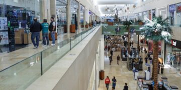 Centros comerciales recuperan ventas pre COVID-19