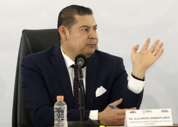Gobierno estatal reducirá deuda pública: Armenta