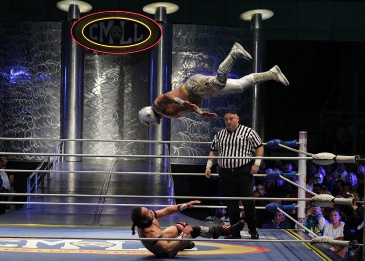 Místico derrota a Volador Jr., en espectacular mano a mano en Puebla