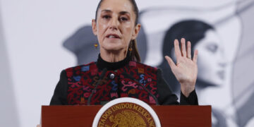 Mexicana de Aviación ‘tiene larga vida’: Sheinbaum