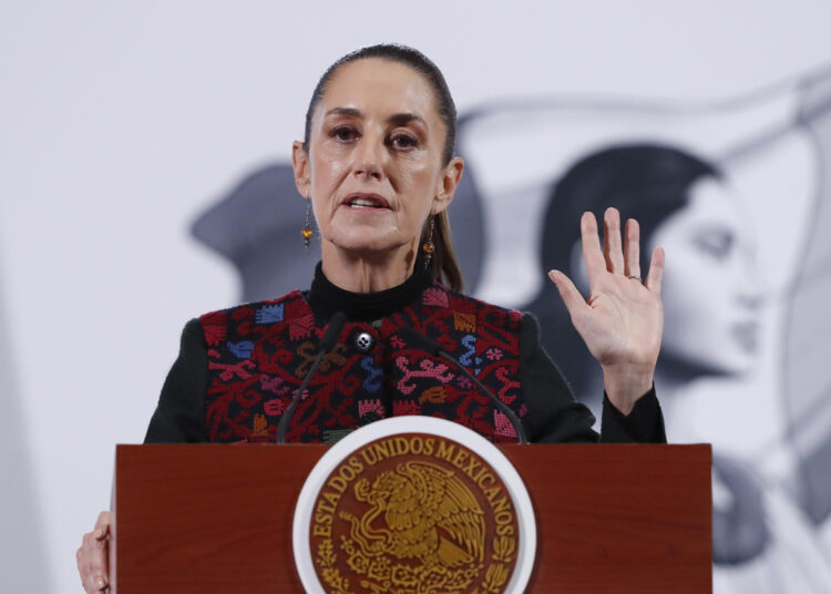 Mexicana de Aviación ‘tiene larga vida’: Sheinbaum