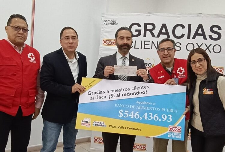 Banco de Alimentos Cáritas Puebla recibe donación de tiendas OXXO