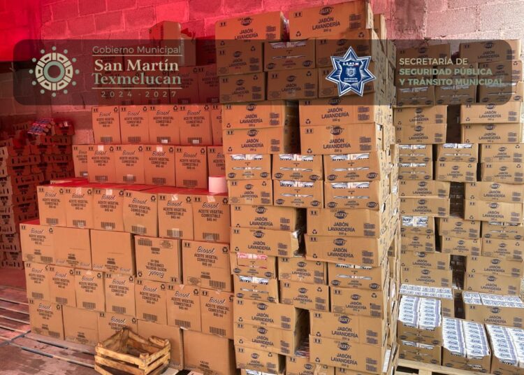 La SSP de Texmelucan en coordinación con Semar y Sedena, asegura bodega con mercancía robada