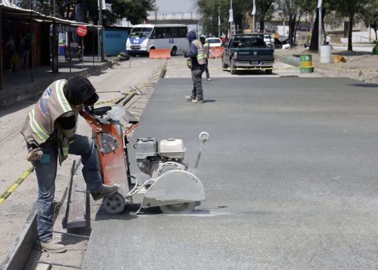 Pemex donará 500 toneladas de asfalto para pavimentación