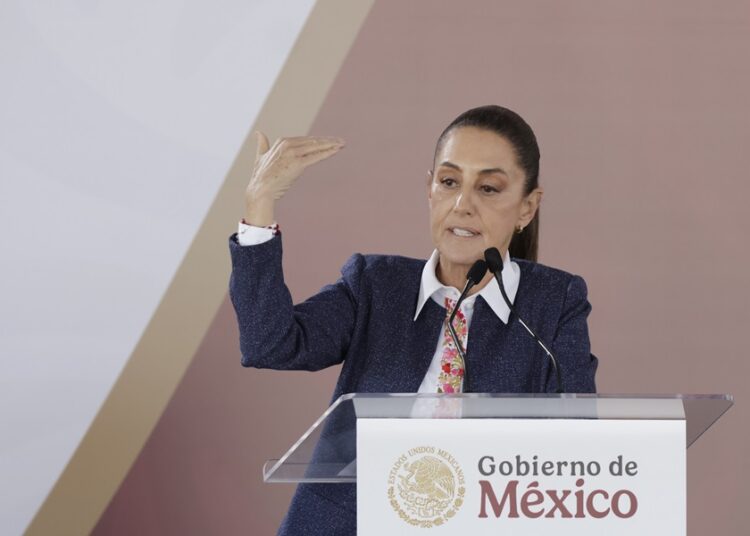 Sheinbaum defenderá a migrantes mexicanos ante políticas de EE.UU.