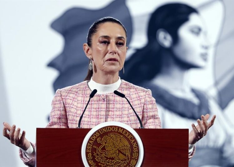 Sheinbaum garantiza plan para recibir a mexicanos deportados por Trump