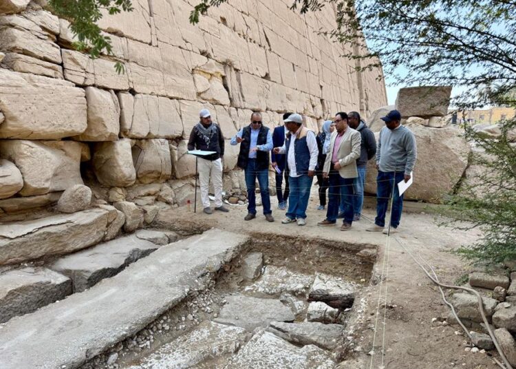 Restauran templo de Ramsés II en Luxor
