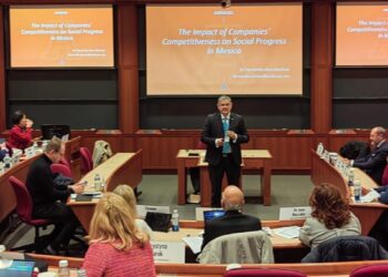 Docente Anáhuac lleva a Harvard visión mexicana sobre competitividad y progreso