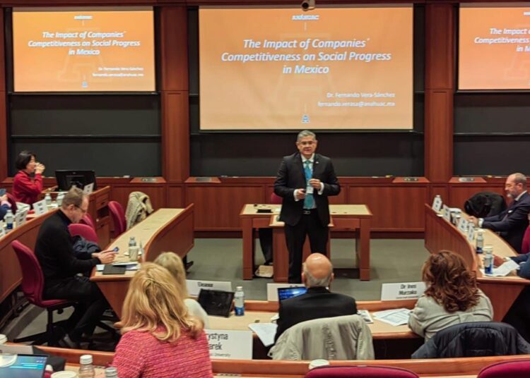 Docente Anáhuac lleva a Harvard visión mexicana sobre competitividad y progreso