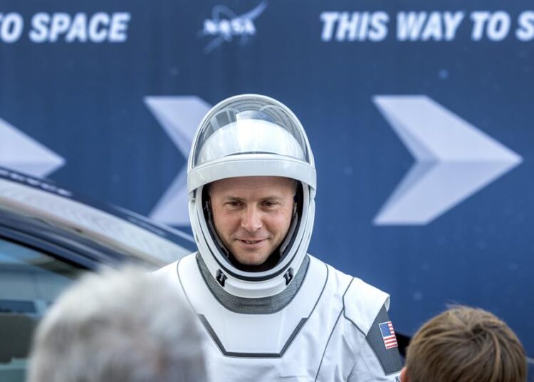 NASA programa dos caminatas espaciales de mantenimiento de la EEI
