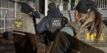 EE.UU. realizará redadas semanales con 1,200 detenidos diarios