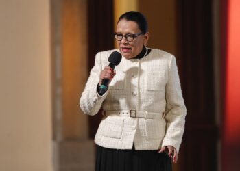 México instala 10 centros para deportados