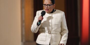 México instala 10 centros para deportados