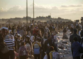 Más de 200 mil regresan al devastado norte de Gaza