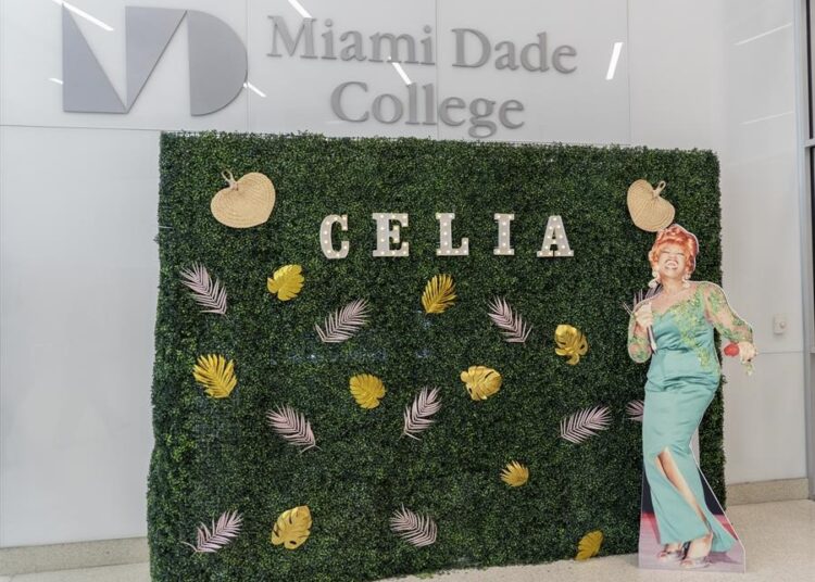 Universidad en Miami inaugura exposición en honor a Celia Cruz en su centenario