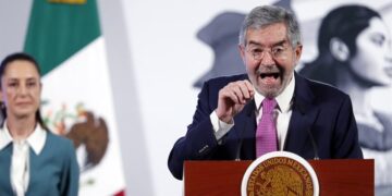 Gobierno de México asegura que no dejará solos a migrantes en EE.UU.