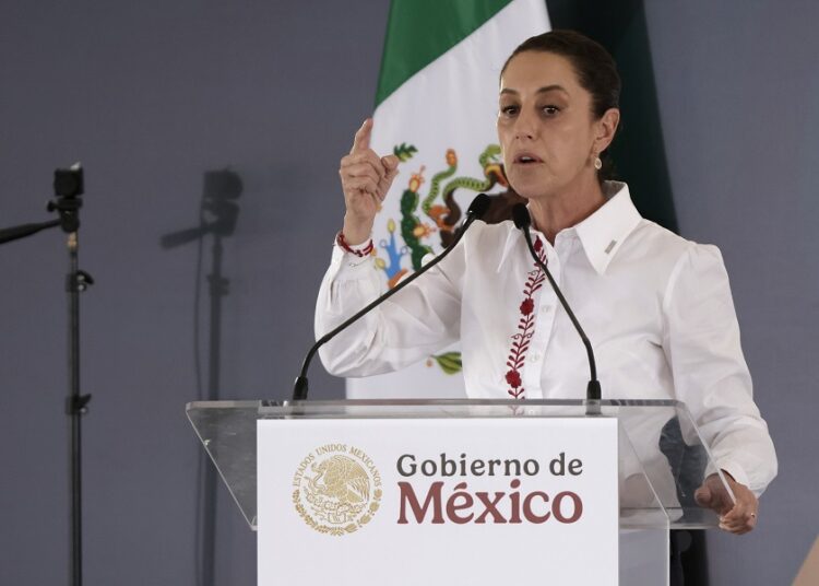 Economía de EE.UU., no podría avanzar sin los mexicanos: Sheinbaum