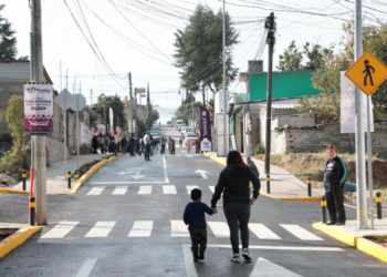 Pemex dona asfalto para pavimentar calles en la capital: David Aysa