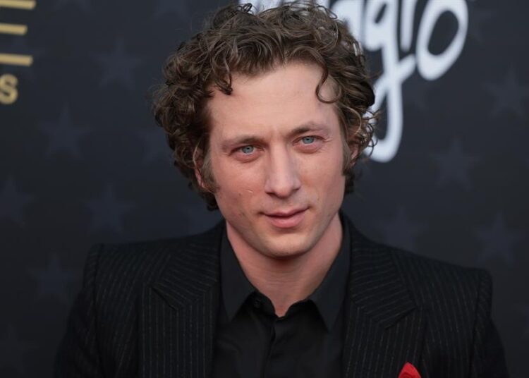 Jeremy Allen White protagonizará el drama romántico ‘Enigma Variations’