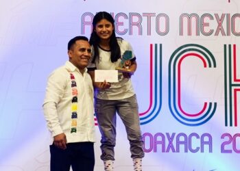 Luchadores poblanos obtienen 18 medallas en Abierto Mexicano de Lucha 2025