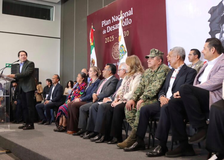 Programas de becas escolares rebasarán 120 mil millones de pesos