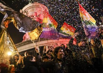 Gobierno francés reprueba celebraciones públicas por muerte de Le Pen