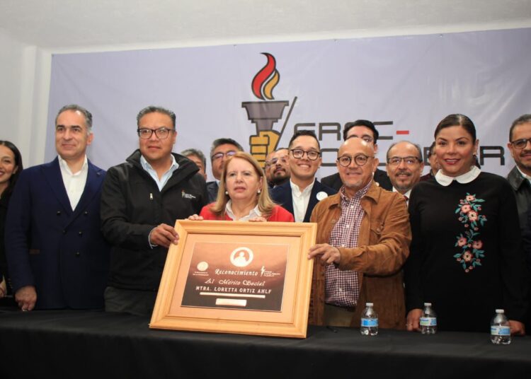 FROC-Conlabor reconoce a ministra de la SCJN Loretta Ortiz por mérito social