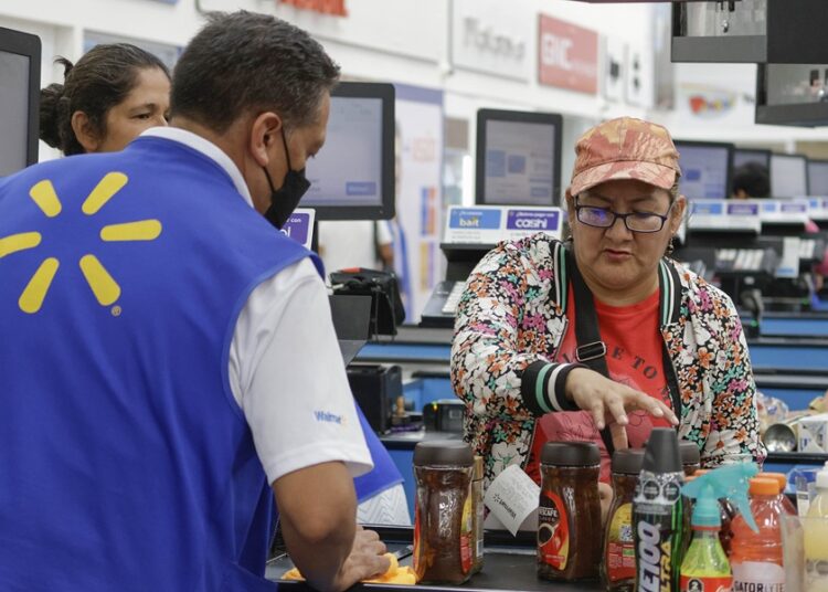 Preparan revisiones salariales en tiendas de autoservicios