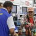 Preparan revisiones salariales en tiendas de autoservicios