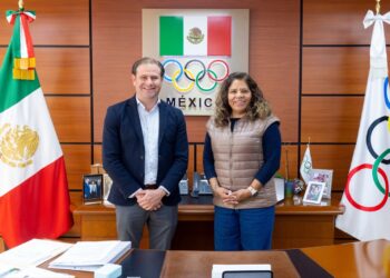 Ricardo Zayas se reúne con el COM