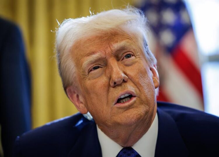 Agencia AP demanda al Gobierno de Trump tras ser vetada por escribir golfo de México