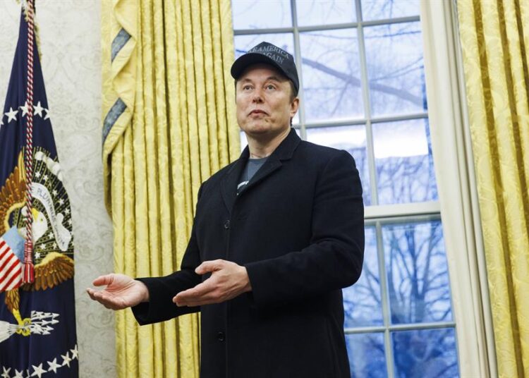 Departamento de Musk presiona por datos personales de estadounidenses
