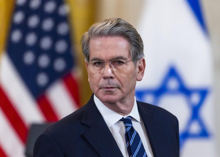 EE.UU. y China discuten aranceles y fentanilo
