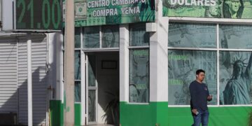 Remesas a México suben 2.3 % en 2024, récord de 64,745 mdd