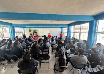 Cuautlancingo imparte pláticas de prevención en jóvenes