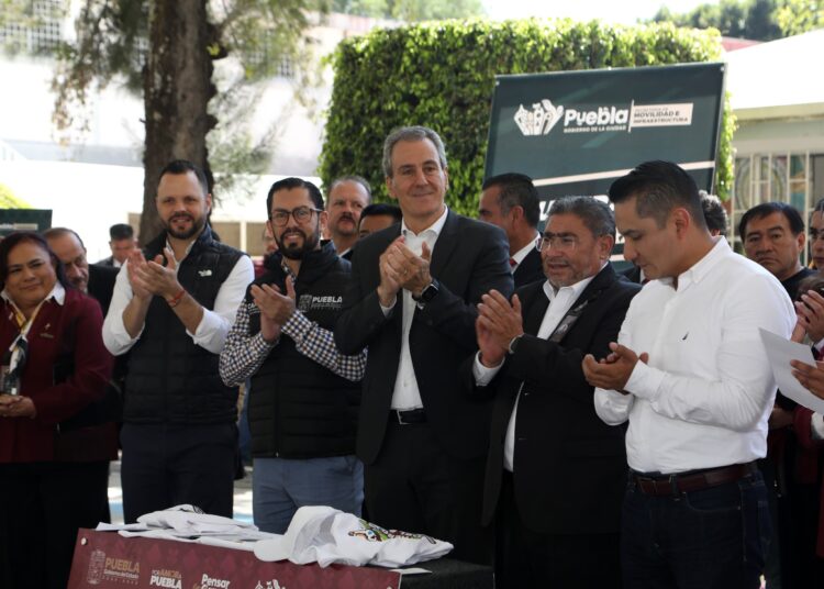 Pepe Chedraui entrega techado en el CENHCH