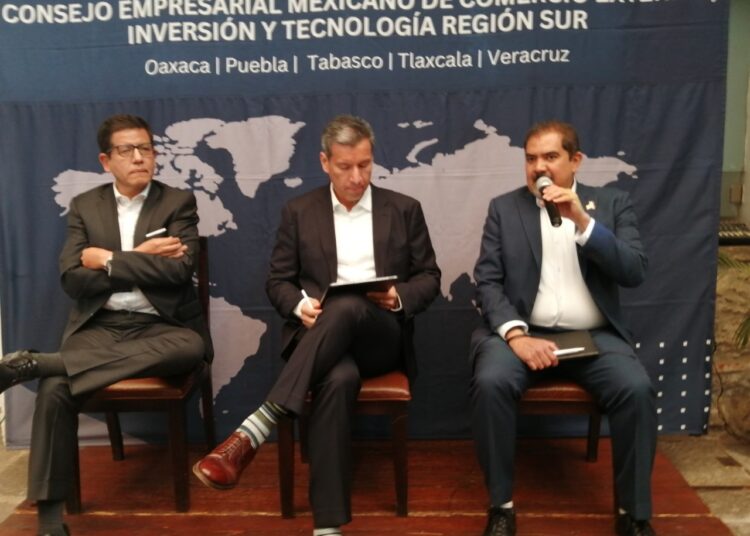 Necesario mantener la calma frente amenaza de aranceles