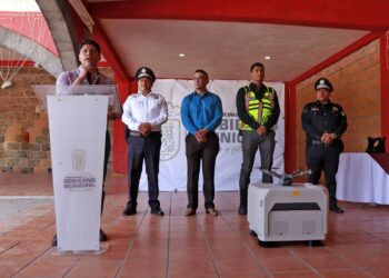 Omar Muñoz entrega equipo y motopatrullas a SSCyPC